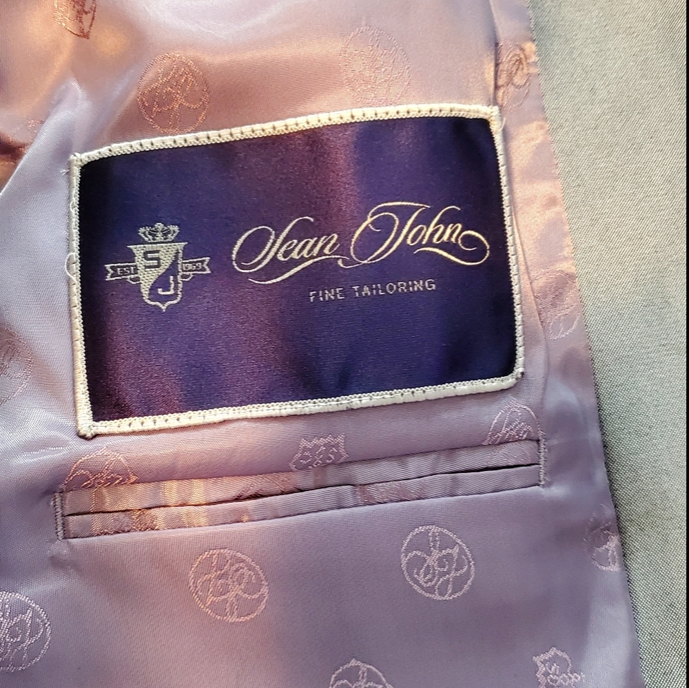 SEAN JOHN Mens Suit